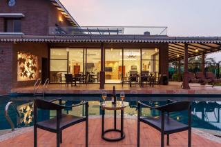 Casa del Verde by StayVista - Orchards oasis with a pool, Spacious lawn, Terrace & Indoor games - Nashik - 9