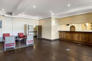 Comfort Inn - 8