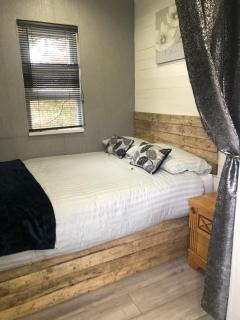 Gracelands Glamping lodge 1 - Ballyronan - 2
