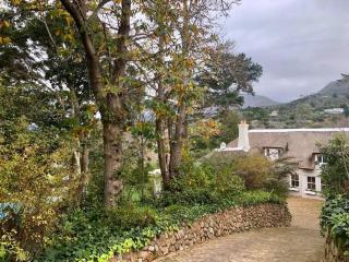 Idyllic Constantia Home - 5