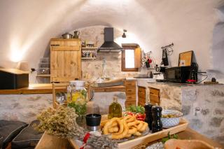 Dandy Villas Mani - Old Tower House - Fireplace - Pool - 4