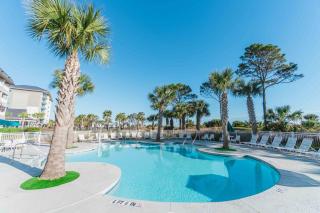 Stunning Views!!-Oceanfront Villa-Heated Pool-Private Balcony-Tiki Bar-Walk to Coligny Plaza - Hilton Head Island - 2