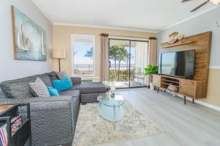 Stunning Views!!-Oceanfront Villa-Heated Pool-Private Balcony-Tiki Bar-Walk to Coligny Plaza - 1