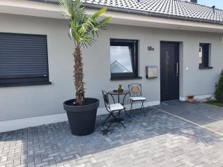großzügige Unterkunft mit Terrasse - Oberbrechen - 2
