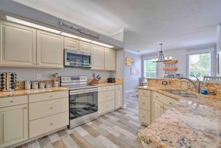 Airy Crystal River Retreat with Backyard Oasis! - Crystal River - 4