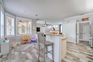 Airy Crystal River Retreat with Backyard Oasis! - Crystal River - 2