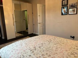 Sheffield City Centre , free Wifi & Parking - Private Room - Shared House - 6