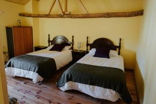 Casa de la Era, grande, de adobe, con patio y bodega - 4