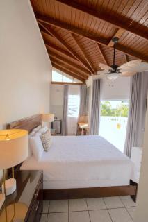 Lazy Parrot Inn - 9
