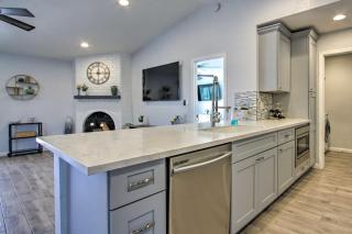 Pet-Friendly Scottsdale Oasis with Pool and BBQ! - Phoenix - 3