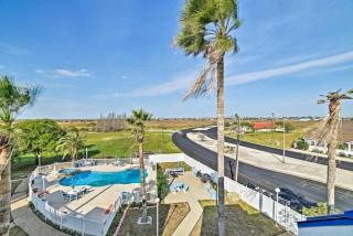 Sunny Padre Island Condo,2 Mi to Beaches, Hot Tub! - 9