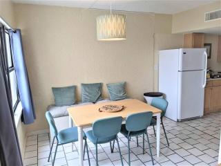 Sunny Padre Island Condo,2 Mi to Beaches, Hot Tub! - Corpus Christi - 3