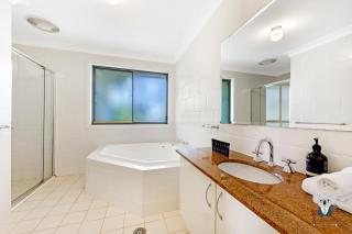 KOZYGURU Westleigh Spacious Home with 4 Beds NWE039 - Thornleigh - 8