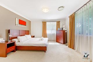 KOZYGURU | Westleigh | Spacious Home with 4 Beds - 5