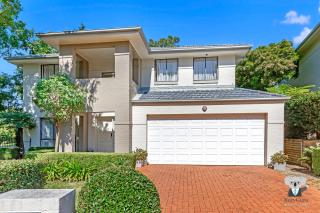 KOZYGURU Westleigh Spacious Home with 4 Beds NWE039 - 3