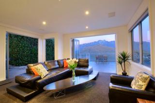 Hensman Haven - Queenstown Holiday Home - 8