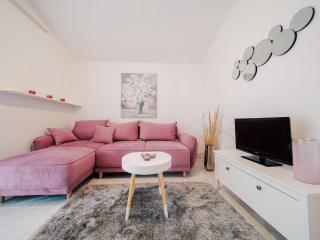 Adorable apartment with swimming pool and terrace - 9