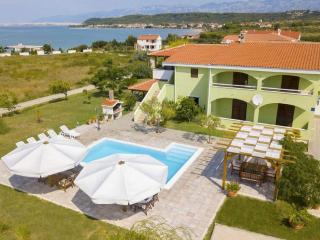 Adorable apartment with swimming pool and terrace - Ljubač - 8