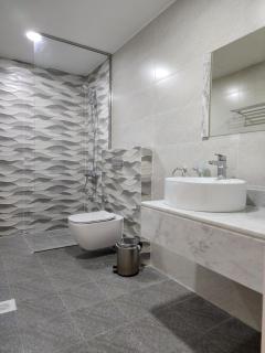 Imperial Suites Hotel - 8