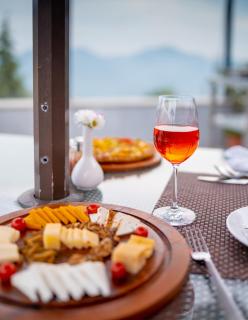 Marigold Sarovar Portico Shimla with Heated pool and AC Rooms-A Resort cottage and SPA - 2