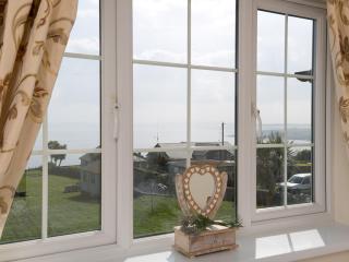 Pass the Keys Cozy 3 Bedroom Cottage with stunning Sea View - Moelfre - 1