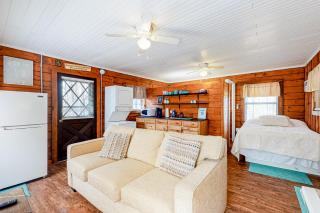 Cozy Cabin - 9