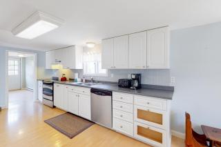 Bluebell Lake Retreat - 4