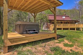 Hot Tub, Fire Pit Waynesville Getaway Near Hiking - Canton - 0