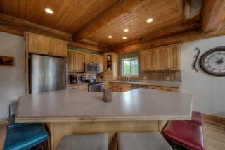 Tetro Rock Retreat - 2