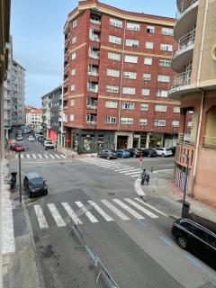 Piso céntrico a 10 min de la playa con garaje incluido - Castro Urdiales - 2