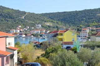 Lovely 2-Bed Apartment in Vinisce close to beach - Vinišće - 0