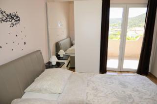 Lovely 2-Bed Apartment in Vinisce close to beach - Vinišće - 2