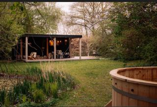 Little Escape No 2 - Laren - 9