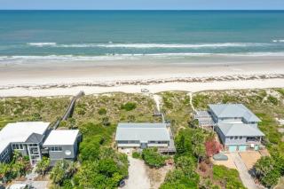 Updated beachfront home w/great beach views, gas grill, multiple balconies, W/D - Crescent Beach - 4