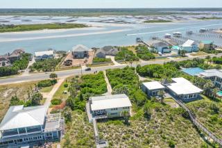 Updated beachfront home w/great beach views, gas grill, multiple balconies, W/D - Crescent Beach - 3