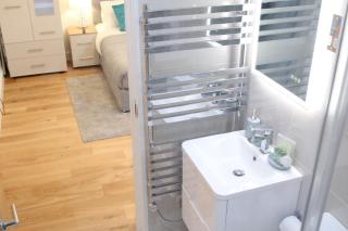 High Spec Luxury Studio Apartment in Sydenham - Sydenham - 4