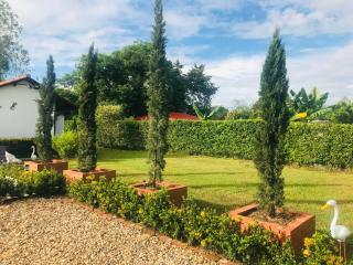 Hermosa Casa de campo grande con aire acon,wifi,piscina,billar !villa ensueño ! - Carmen de Apicalá - 3