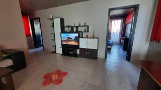 Spacious, modern condo in new villa - sleeps 6 - Bucarest - 9