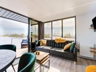 Floating Comfort in Volendam - 3