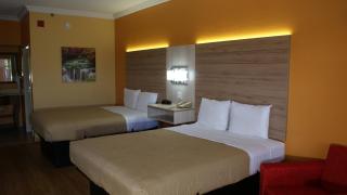 Home Town Inn & Suites - Crestview - 1