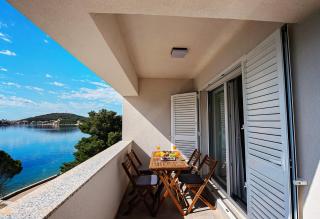 Sea Front Apartments Ivana - Rogoznica - 9