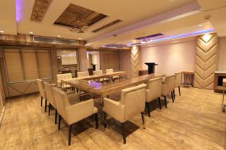 Hotel RS Exclusive Stay & Fine Dine - Near to Akola Junction - Akola - 6