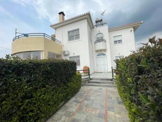 Seaside apartment with private garden - 4