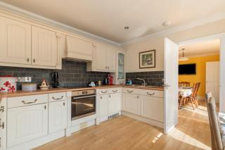 Sunningdale - Beach Side Cottage, Sea Views, Parking - Saundersfoot - 8