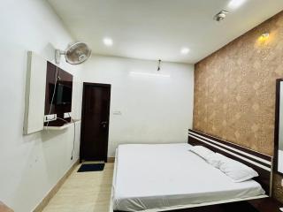 Hotel Airlines - Calcutta - 2