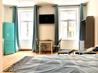 Vintage Chic Studio - by Nahuen Suites - 5