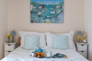 Arallt Holiday Cottage - 1