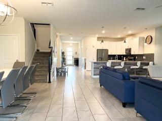 Vila 8 Bedrooms 5 bathrooms and theater room, golf course view - Kissimmee - 2