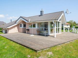 6 person holiday home in GROEMITZ - Grömitz - 0