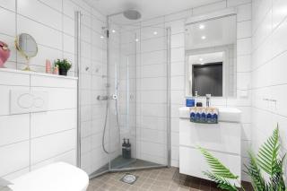 Scandpoint Apartment Fornebu Near Sea front with outdoor walk! - 5